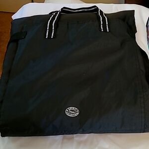 Thirty-One Fleece Lined Stadium Blanket